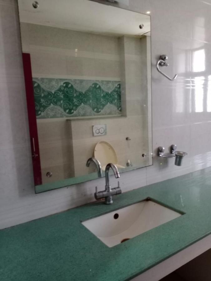 Hotel Chandrawali By Wb Inn Ballia ภายนอก รูปภาพ