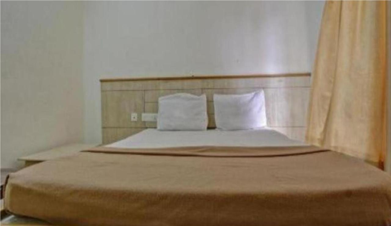 Hotel Chandrawali By Wb Inn Ballia ภายนอก รูปภาพ